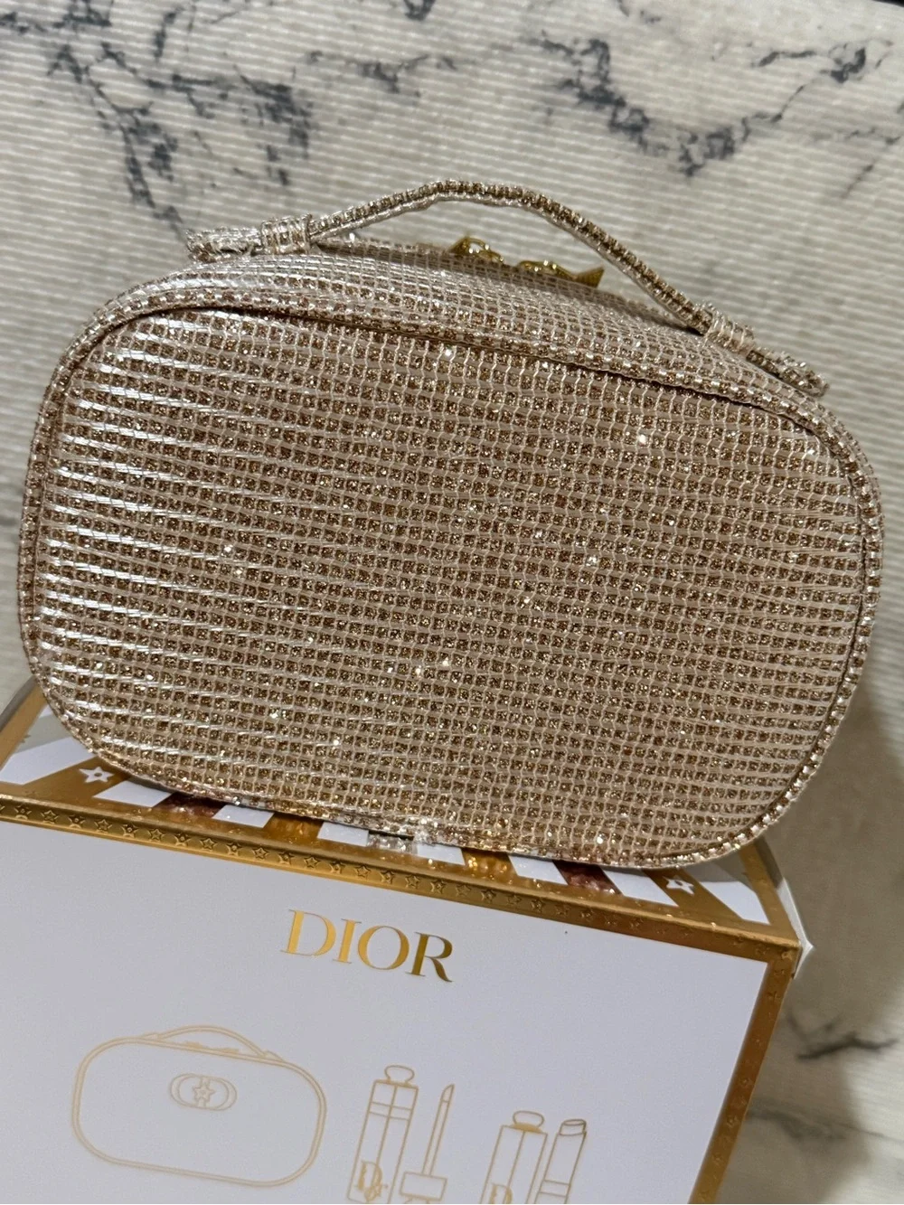 Dior Beauty Sparkly Top-Handle CD Star Accent Cosmetics Case - Picture 4 of 15